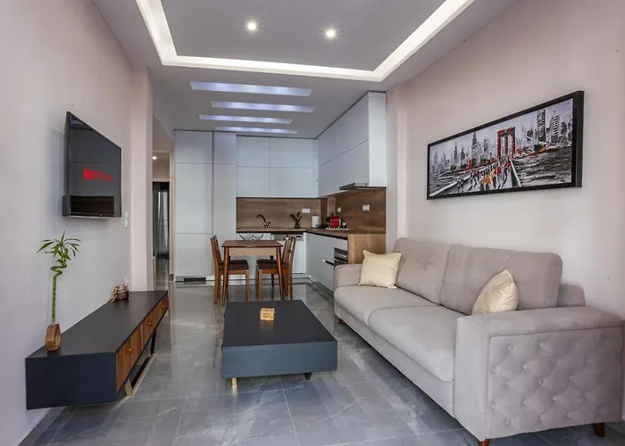 Luxury Downtown Apartment E1