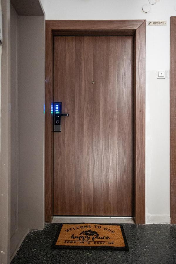 Luxury Downtown E1 Apartment